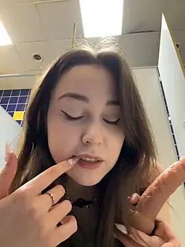 Snapshot of Peachy_Dream chatting on March 20, 2025, 9:24 pm Peachy Dream online show from March 20, 2025, 9:24 pm