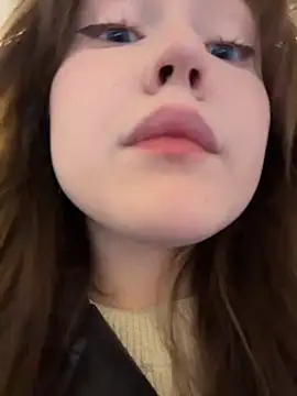 Snapshot of Peachy_Dream chatting on November 12, 2025, 6:12 pm Peachy Dream online show from November 12, 2025, 6:12 pm