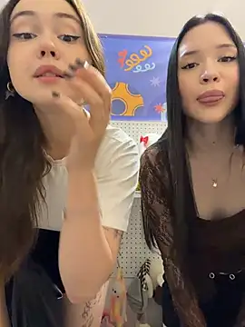 Snapshot of Peachy_Dream chatting on July 23, 2026, 2:24 pm Peachy Dream online show from July 23, 2026, 2:24 pm