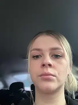 Love Bri online show from December 17, 2025, 10:20 am