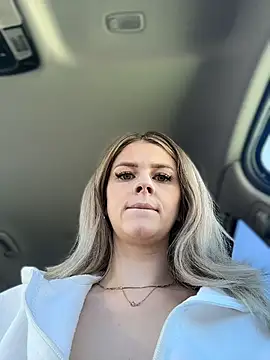 Love Bri online show from March 20, 2026, 9:43 am