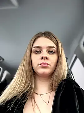 Love Bri online show from March 14, 2025, 11:01 am