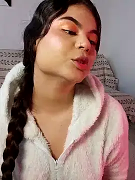 Cleo hills online show from March 17, 2025, 2:01 pm