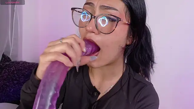 miluv19 online show from April 15, 2026, 9:48 pm