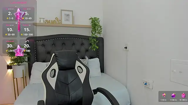 victoria18x online show from March 18, 2025, 10:58 pm