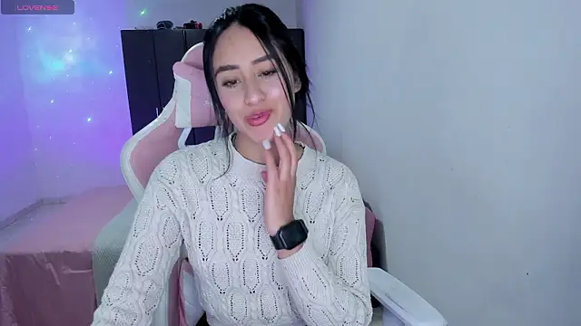 Tinylottie online show from March 7, 2026, 11:32 pm