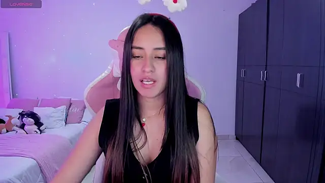 Tinylottie online show from November 13, 2025, 2:04 am