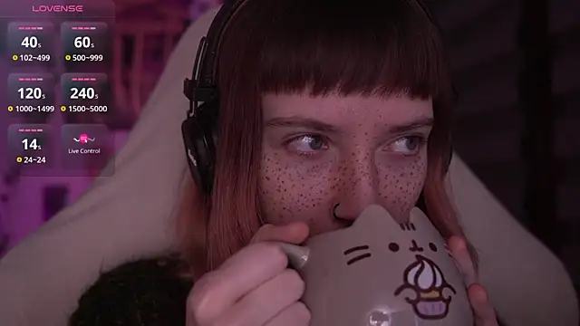 juliapie online show from February 20, 2025, 5:01 am