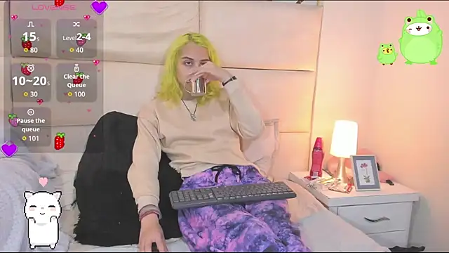 Snapshot of -kisa_ chatting on October 24, 2025, 2:21 am -kisa online show from October 24, 2025, 2:21 am