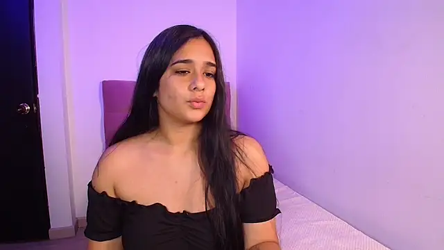 Snapshot of Maeena chatting on March 4, 2026, 12:51 am Maeena online show from March 4, 2026, 12:51 am