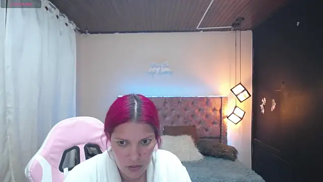 brithany smiith  online show from February 27, 2025, 2:03 am