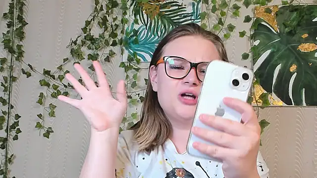 Seductive She Wolf online show from September 29, 2025, 1:01 am