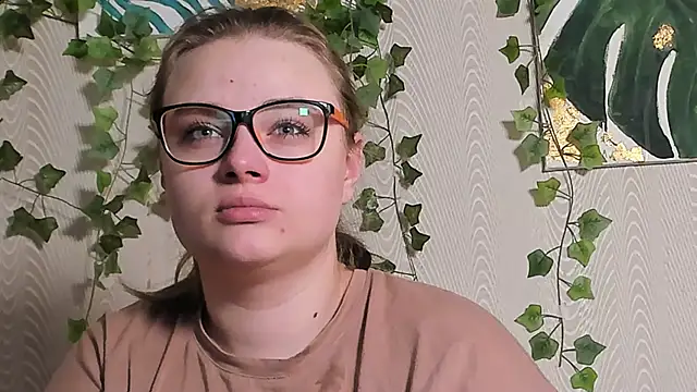 Seductive She Wolf online show from October 18, 2025, 7:05 pm