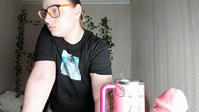 Seductive She Wolf online show from September 9, 2025, 5:22 pm