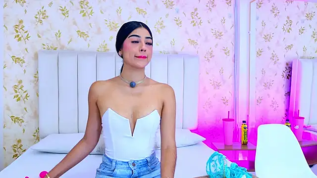 Mia-Monroe online show from January 11, 2026, 7:10 pm