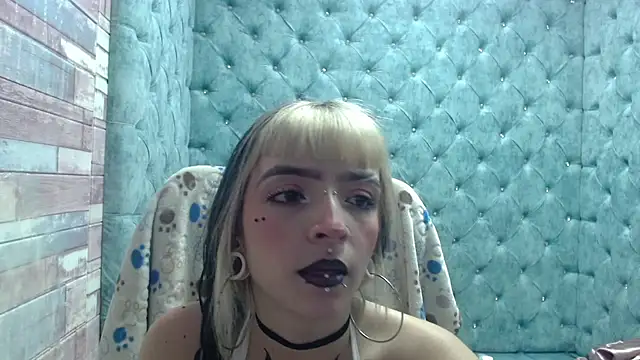 Samantha Smiith online show from November 6, 2025, 3:32 am