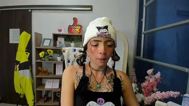 Samantha Smiith online show from September 23, 2025, 3:46 am