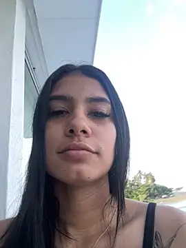 Snapshot of LaurenRodriiguez chatting on November 17, 2025, 12:09 pm LaurenRodriiguez online show from November 17, 2025, 12:09 pm