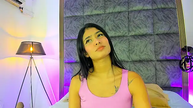 Snapshot of LaurenRodriiguez chatting on November 11, 2025, 12:55 pm LaurenRodriiguez online show from November 11, 2025, 12:55 pm