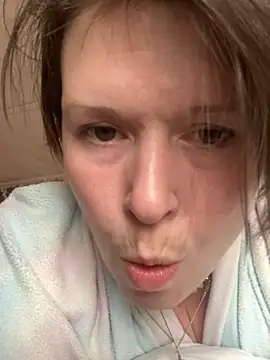 Snapshot of KatieBARBiE98 chatting on March 2, 2026, 5:42 pm KatieBARBiE98 online show from March 2, 2026, 5:42 pm