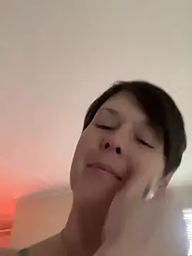 Snapshot of KatieBARBiE98 chatting on February 17, 2025, 4:50 pm KatieBARBiE98 online show from February 17, 2025, 4:50 pm