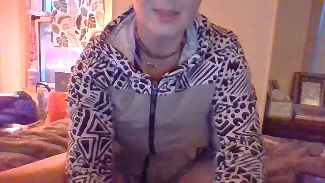 Snapshot of KatieBARBiE98 chatting on December 16, 2024, 9:41 pm KatieBARBiE98 online show from December 16, 2024, 9:41 pm