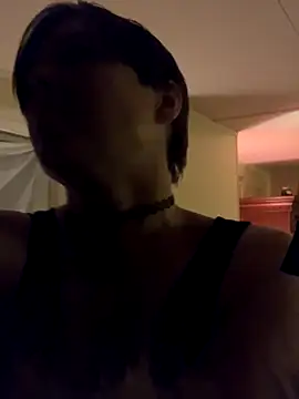 Snapshot of KatieBARBiE98 chatting on November 29, 2025, 12:11 am KatieBARBiE98 online show from November 29, 2025, 12:11 am