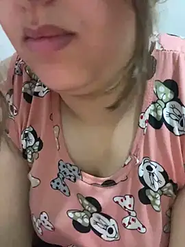 Snapshot of yassminsexy22 chatting on February 15, 2026, 1:10 pm yassminsexy22 online show from February 15, 2026, 1:10 pm