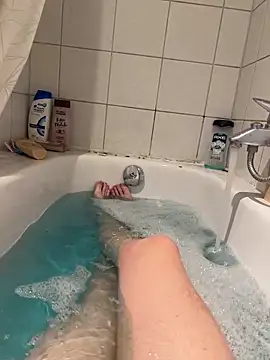 Michaela1222 online show from November 6, 2025, 9:52 pm