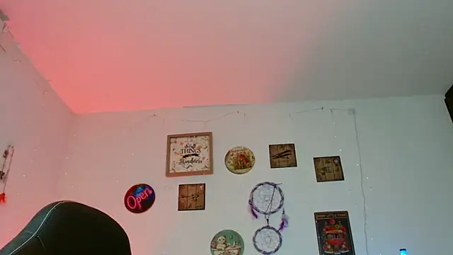 catalinamommyx online show from November 15, 2025, 1:09 am