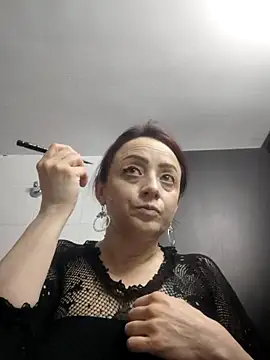 catalinamommyx online show from October 5, 2025, 4:03 am