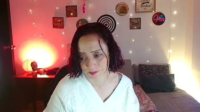 catalinamommyx online show from July 15, 2026, 11:45 pm
