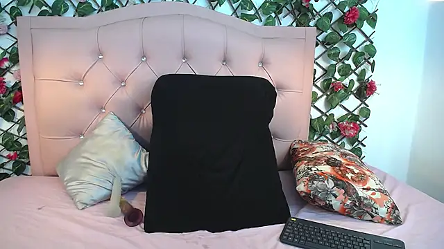 Snapshot of LucyCute_1 chatting on June 3, 2026, 2:29 pm LucyCute 1 online show from June 3, 2026, 2:29 pm