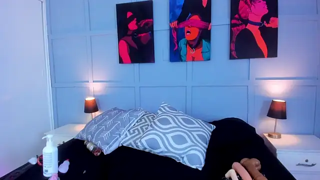 Elizabeth Santos online show from February 22, 2025, 3:01 am