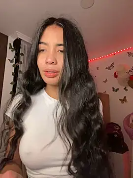 lina pink online show from December 30, 2024, 11:38 pm