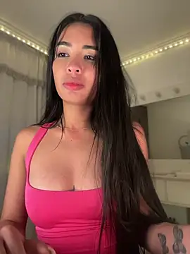 lina pink online show from May 18, 2026, 4:01 am