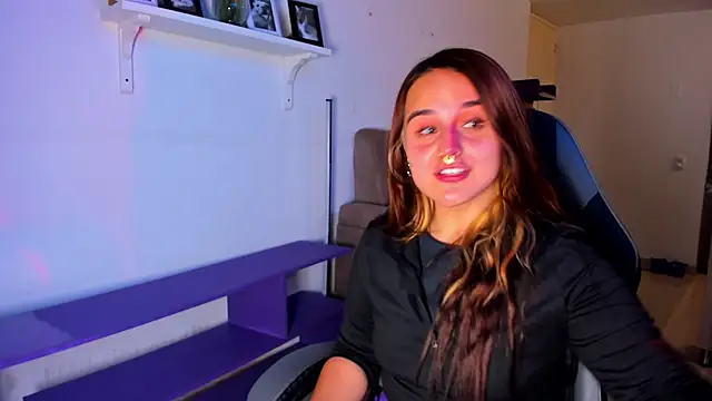 evy orange1 online show from April 9, 2026, 2:46 am