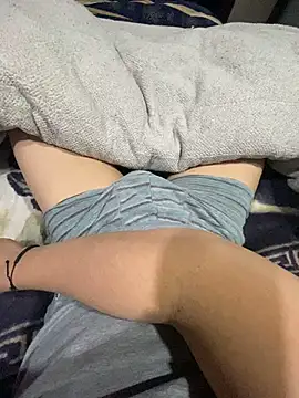 Snapshot of josle24 chatting on February 21, 2025, 5:13 am josle24 online show from February 21, 2025, 5:13 am