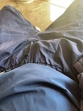 Snapshot of josle24 chatting on October 23, 2025, 8:18 pm josle24 online show from October 23, 2025, 8:18 pm