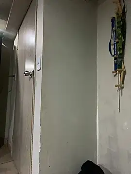 Snapshot of josle24 chatting on February 13, 2025, 6:20 am josle24 online show from February 13, 2025, 6:20 am