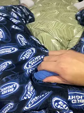 Snapshot of josle24 chatting on December 17, 2024, 5:51 am josle24 online show from December 17, 2024, 5:51 am