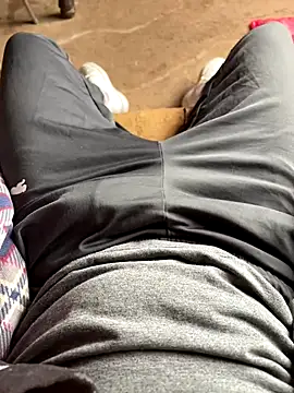 Snapshot of josle24 chatting on September 16, 2025, 3:35 pm josle24 online show from September 16, 2025, 3:35 pm