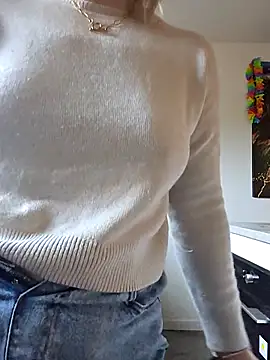 Snapshot of Giuliana_baby chatting on November 28, 2025, 8:47 am Giuliana baby online show from November 28, 2025, 8:47 am