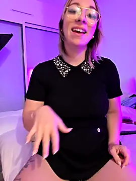 Snapshot of Giuliana_baby chatting on November 9, 2025, 7:51 pm Giuliana baby online show from November 9, 2025, 7:51 pm