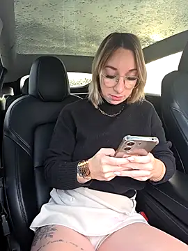 Snapshot of Giuliana_baby chatting on November 22, 2025, 8:57 am Giuliana baby online show from November 22, 2025, 8:57 am