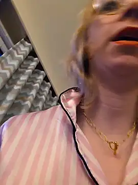 Snapshot of Giuliana_baby chatting on December 23, 2025, 7:51 am Giuliana baby online show from December 23, 2025, 7:51 am