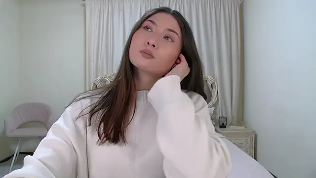 MonicaThompson online show from November 23, 2025, 7:24 pm