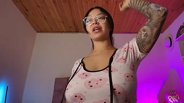 miaa saenz1 online show from November 11, 2025, 3:34 am