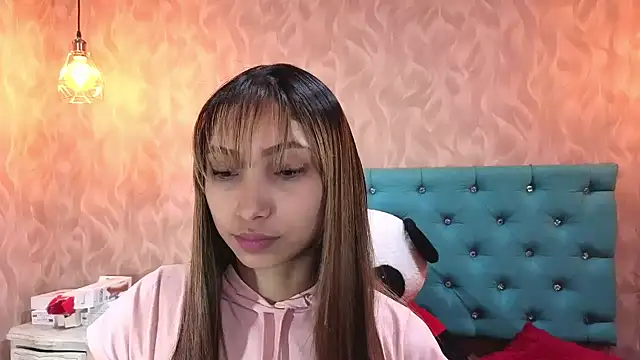 MadelineDoll online show from November 12, 2025, 1:48 pm