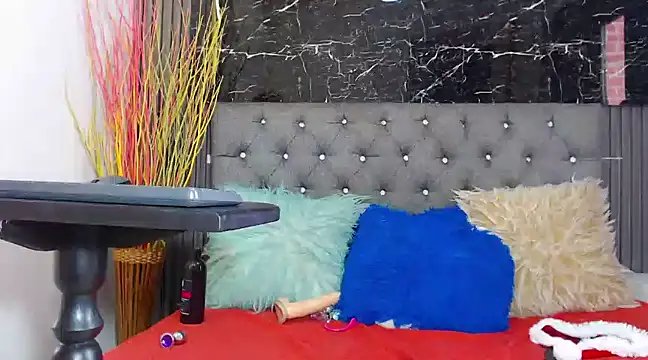 NalaRoy online show from December 11, 2024, 5:59 pm